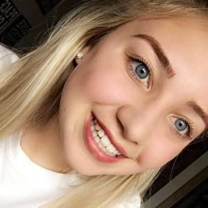 Meet your Posher, Holly